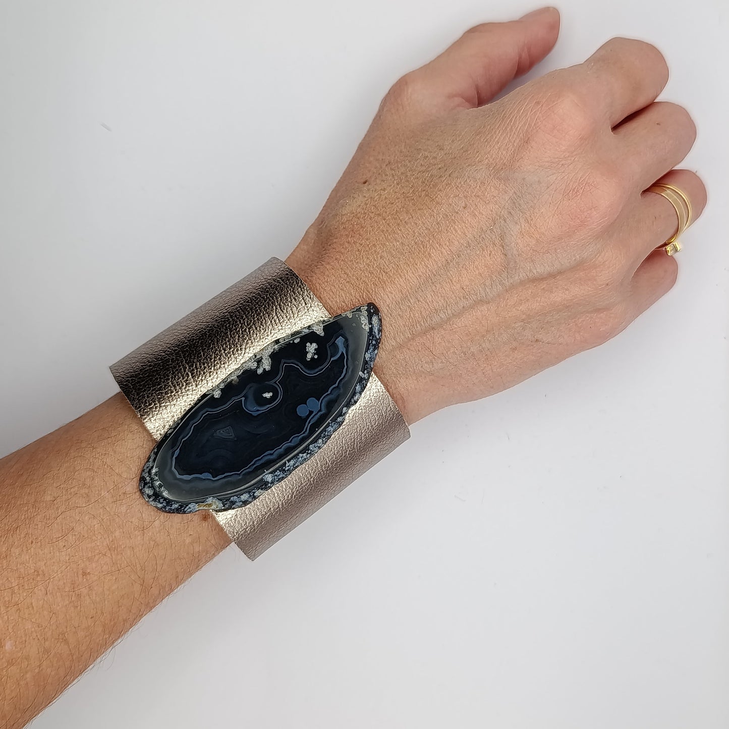 Brazalete Anuk / Dorado Plomo