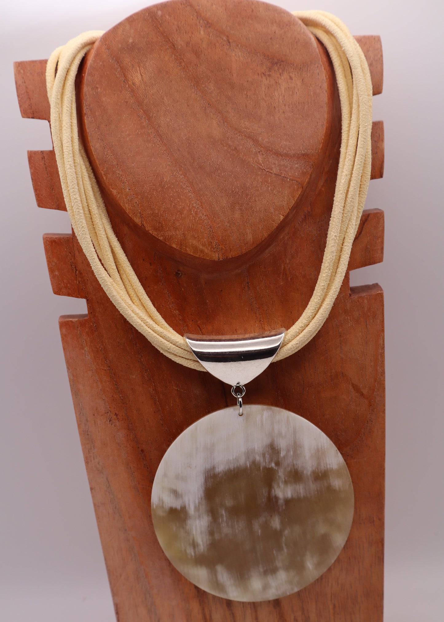 Collar Hathor / Crema