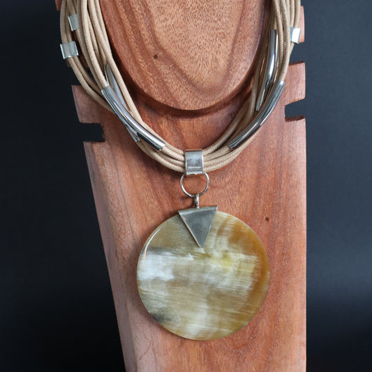 Collar Isis Tostado