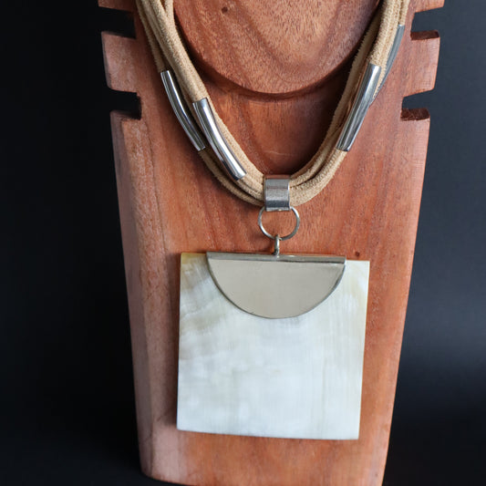 Collar Mut Tostado