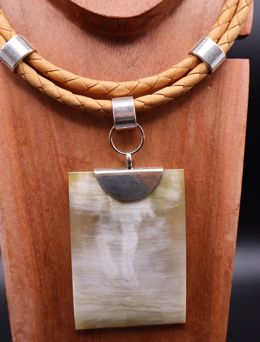 Collar Piel Trenzada Asta Dije Rectangular Grande