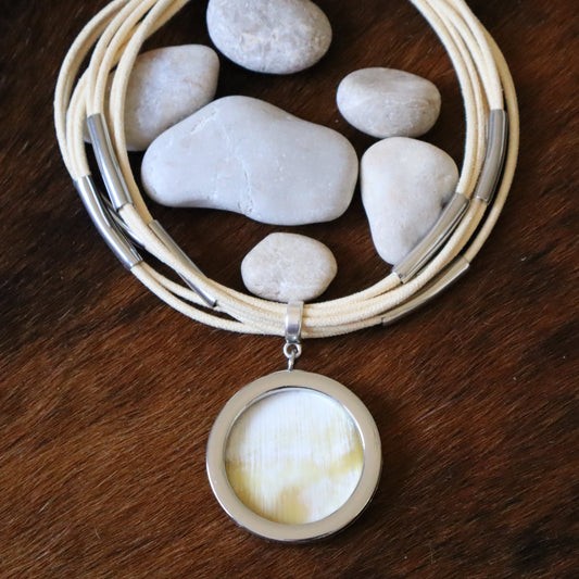 Collar Bastet Crema