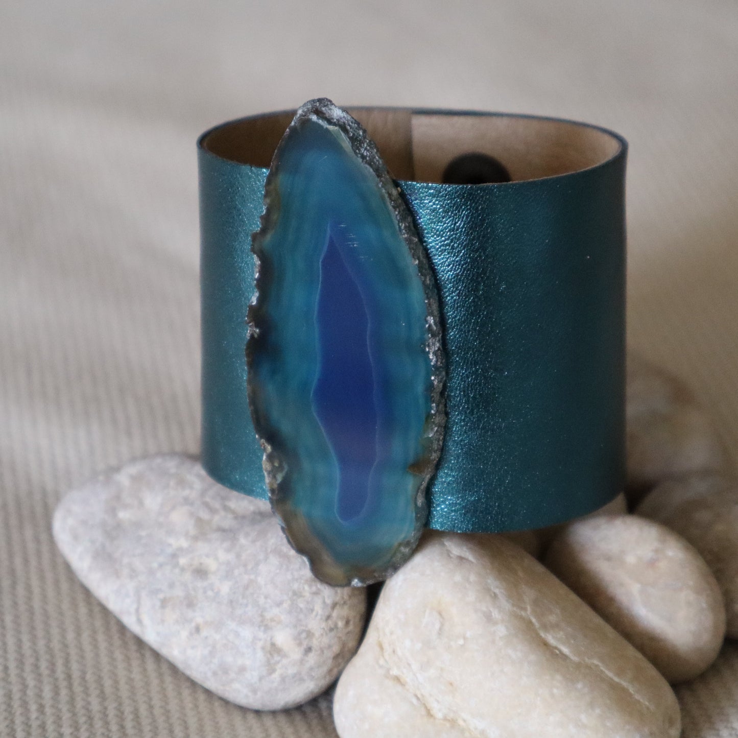 Brazalete Anuk / azul petroleo