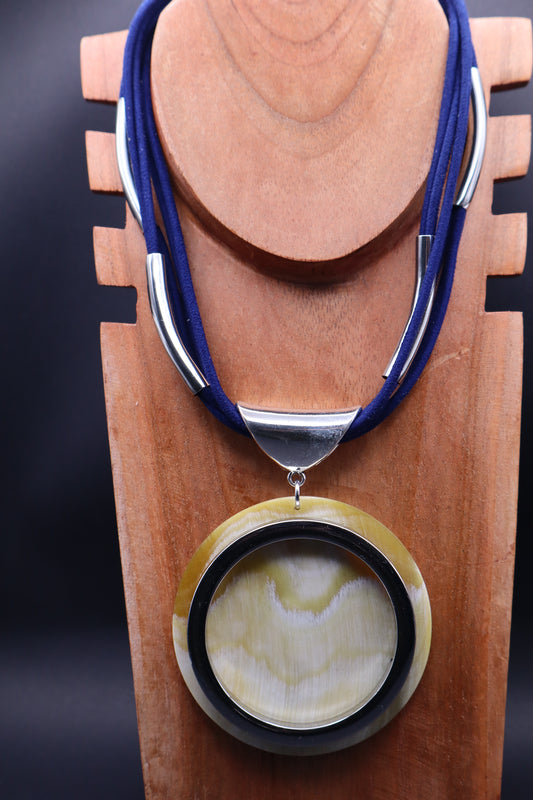 Collar Hathor Azul Marino