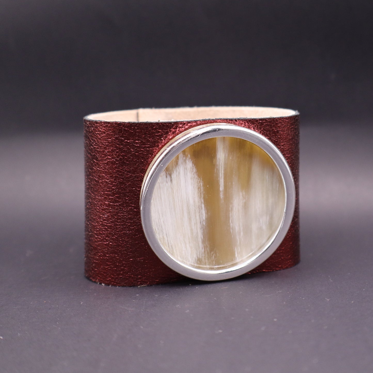 Brazalete Anuk Asta Burdeos