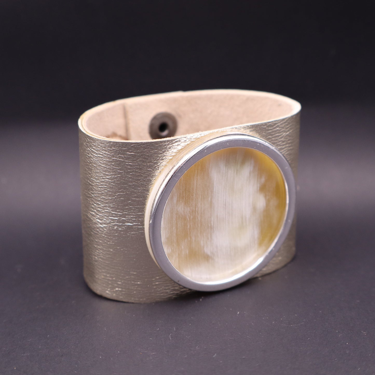 Brazalete Anuk Asta Dorado