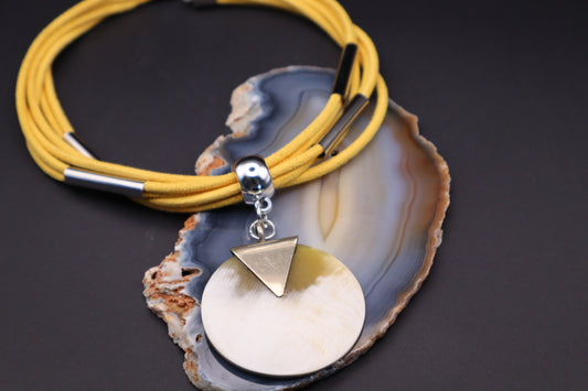 Collar Maat / Amarillo