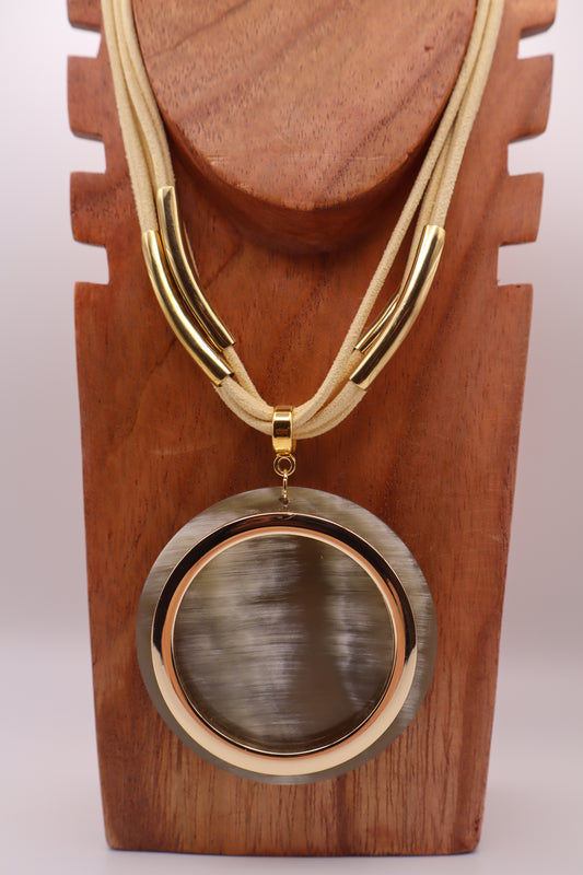 Collar Hathor Oro / Crema