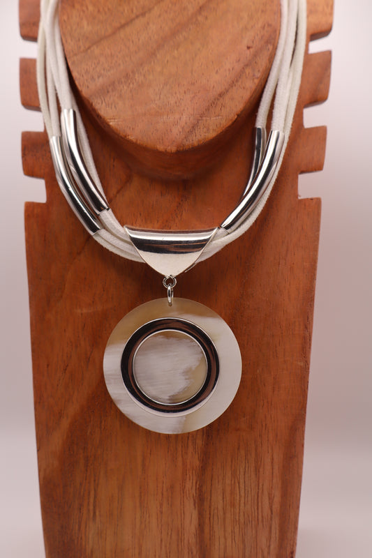 Collar Bastet 02 Plata / Blanco