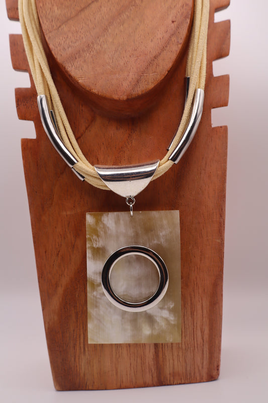 Collar Hathor Rectangular / Crema