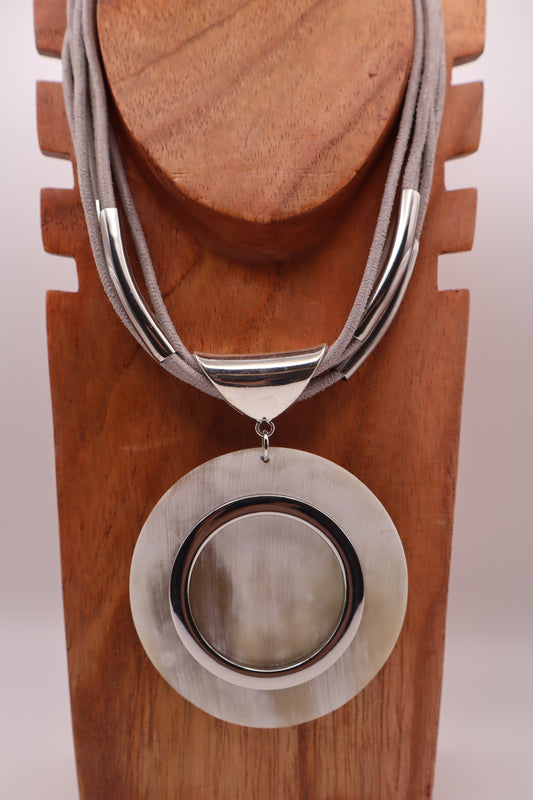 Collar Hathor 02 / Gris Claro