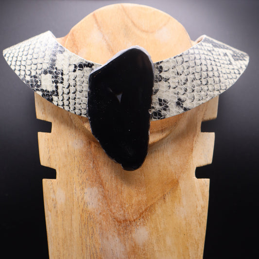 Collar Amenet / Serpiente Blanca